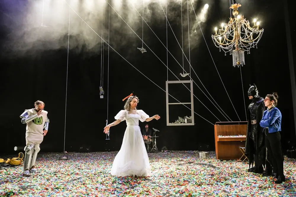 Une pièce sous influence