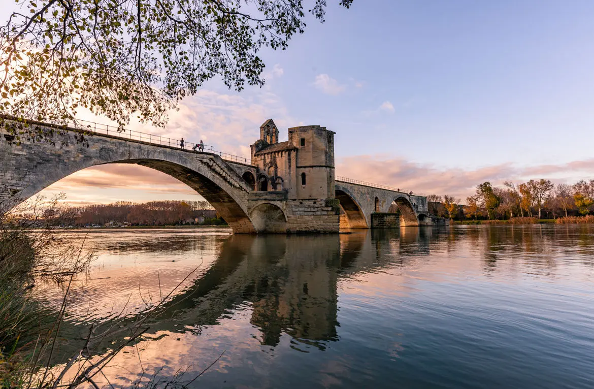 #01 Le Pont d'Avignon, le plus populaire